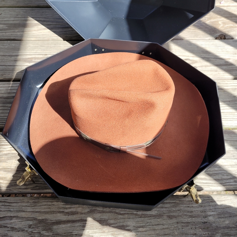 Cowboy hat - Picture 2 of 5
